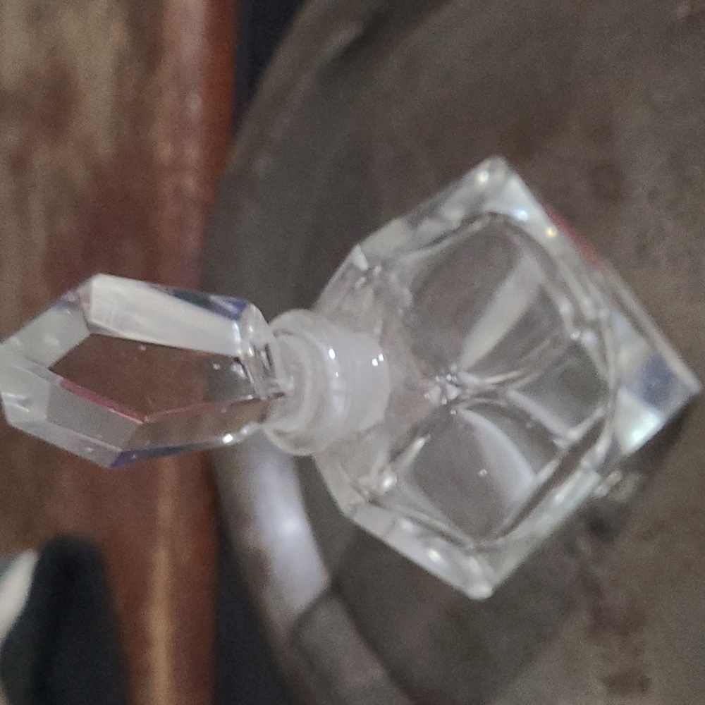 Crystal perfume decantor